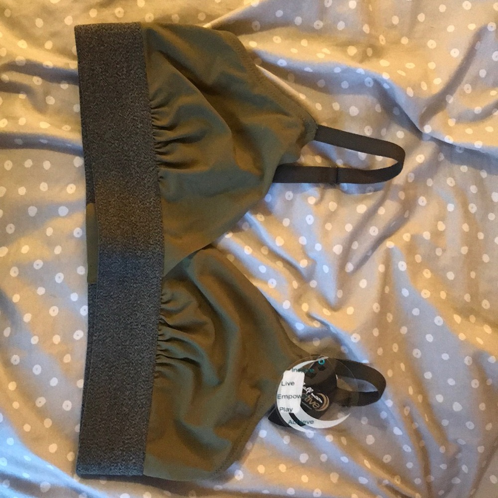 Athletic bra